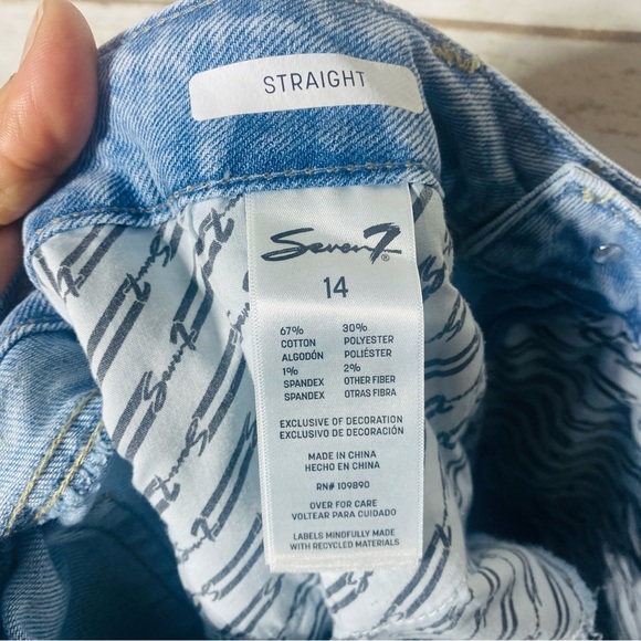 Seven7 Women's Light Blue High Rise Fitted 90's  Straight Leg Jeans Size 14 - Picture 5 of 5